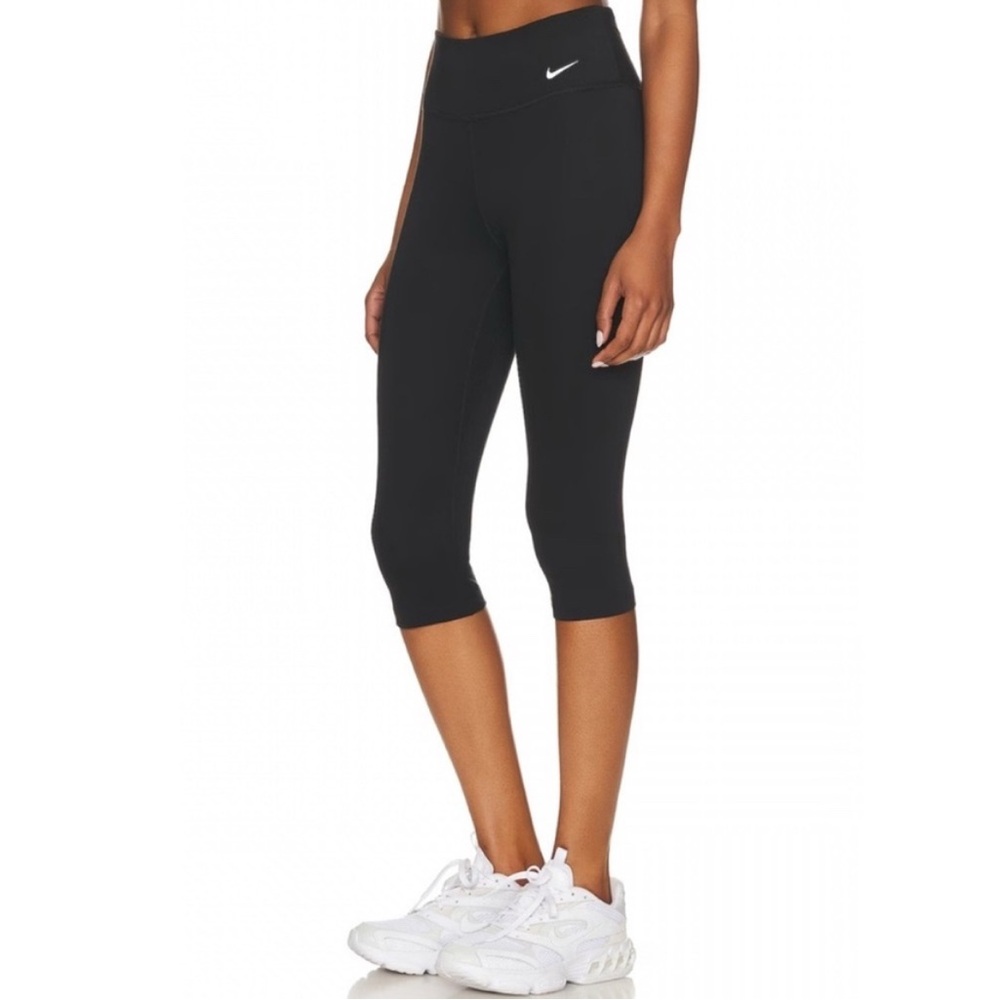Nike DRI-FIT “Tight Fit” Capri Leggings in Slate Grey- Size Medium